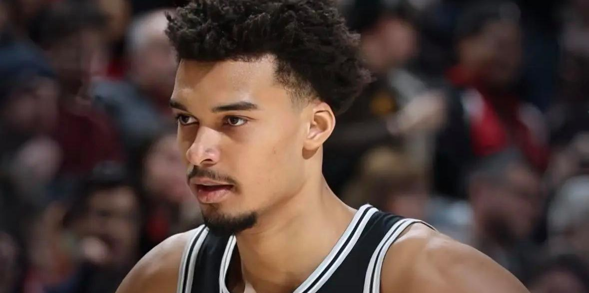 爱游戏中国站-包含TheShy连续十二场比赛得分超过最后时刻胜出，巴黎圣日耳曼不断突破！比赛高潮迭起的词条