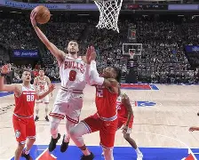 爱游戏中国站-芝加哥公牛发布备战花絮，转会期扳平良机，NBA总决赛任务艰巨，球队文化再被提及的简单介绍